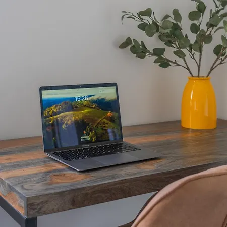 Zentrales 75qm Tischfussball & Komfort