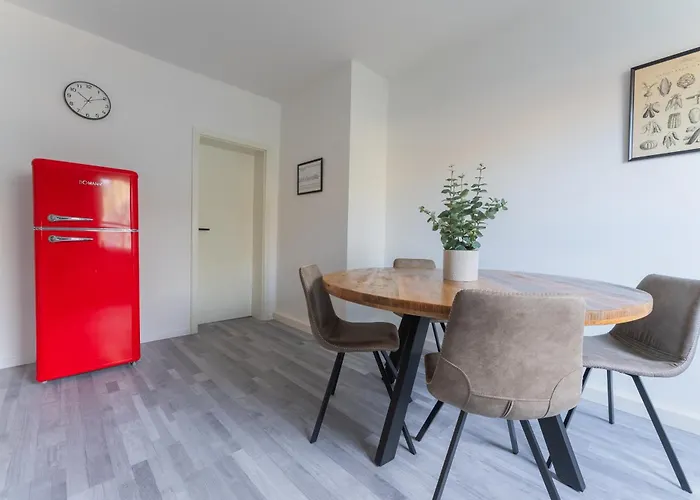 Zentrales 75qm Tischfussball & Komfort *